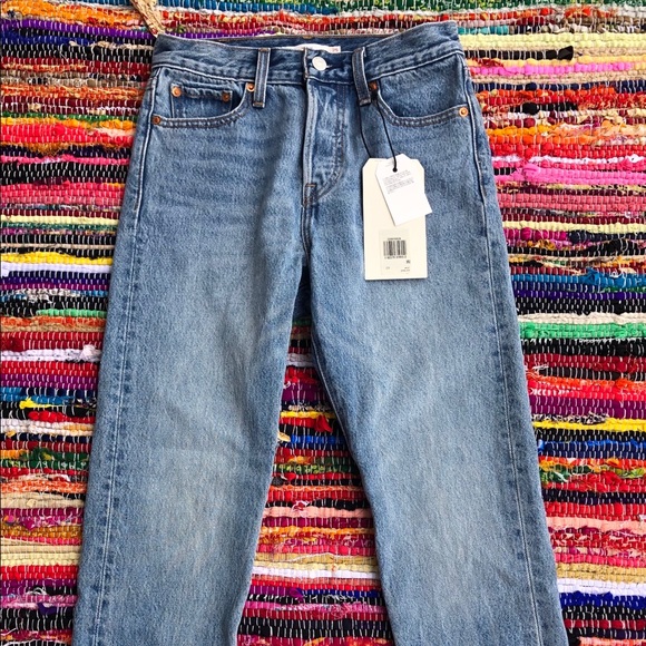 Levi’s premium High Rise button fly Wedgie size 28 - Picture 3 of 6